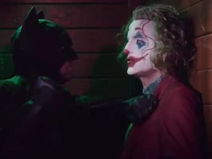 En el vídeo, el villano -Joker- actúa como un héroe recordando a Batman que lo que los ciudadanos necesitan son servicios sociales y medicamentos. Mientras que el superhéroe, cada vez más cerca del papel de malo de la película, alardea de que su empresa millonaria no paga impuestos.