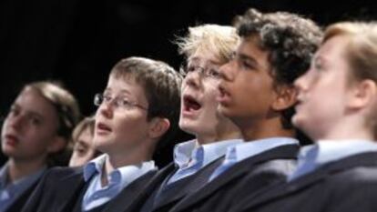 Niños del Coro de los Pequeños Cantores de Saint Marc de Lyon.