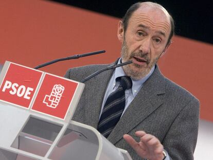 El vicepresidente primero del Gobierno, Alfredo Pérez Rubalcaba, en un acto del PSOE ayer en Guadalajara.