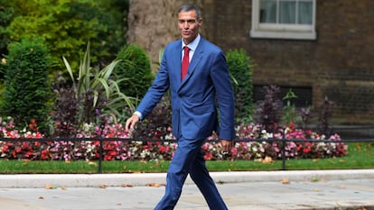 Pedro Sánchez llega a Downing Street para su reunión con Keir Starmer, este miércoles.