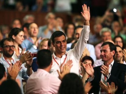 Pedro Sánchez i Tomás Gómez en el 34è Congrés Federal Extraordinari del PSOE.