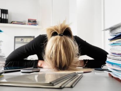 El síndrome se origina por el padecimiento de estrés laboral crónico.