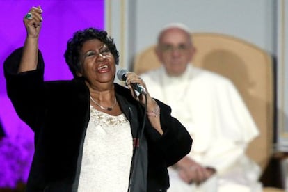 Aretha Franklin canta &#039;Amazing Grace&#039; ante el Papa el pasado s&aacute;bado.