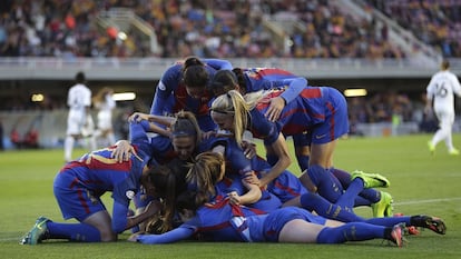 Las jugadoras del FC Barcelona celebran un gol marcado al FC Rosengård en un partido de la Champions femenina disputado en marzo.