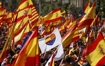 Manifestación convocada por la sociedad civil catalana en Barcelona