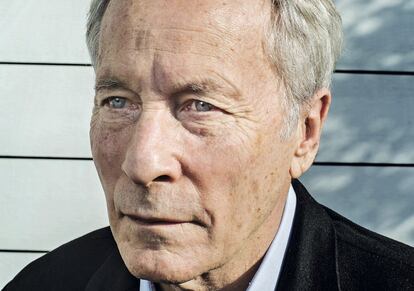 Richard Ford posa para ICON, regalándonos su mejor mirada acero azul.