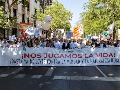 Cabecera de la manifestación contra el aborto, este domingo en Madrid.