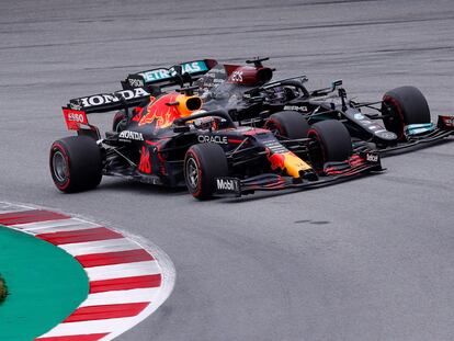 Verstappen adelanta a Hamilton.