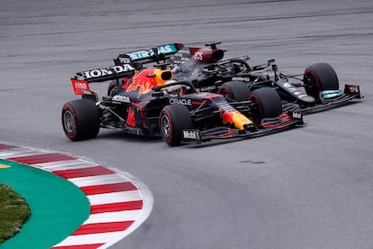 Verstappen adelanta a Hamilton.