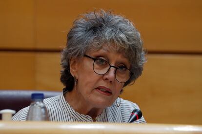 La administradora única provisional de RTVE, Rosa María Mateo, durante su comparecencia ante la Comisión Mixta de Control Parlamentario de la corporación pública, este jueves en el Senado.