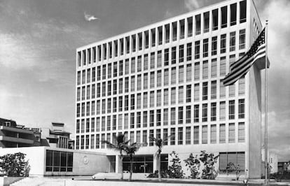 La embajada estadounidense en La Habana antes de su cierre en 1961
