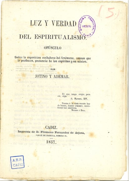 Portada del manual de espiritismo 'Luz y verdad del espiritualismo' (1857) conservado en el Archivo Provincial de Cádiz