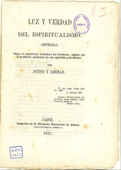 Portada del manual de espiritismo 'Luz y verdad del espiritualismo' (1857) conservado en el Archivo Provincial de Cádiz