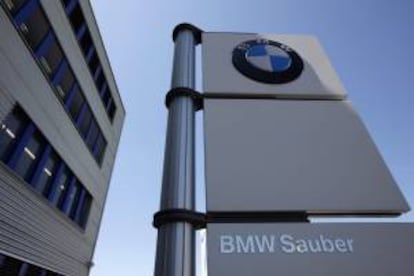 Logotipo de BMW en la sede de BMW Sauber en Hinwil (Suiza). EFE/archivo