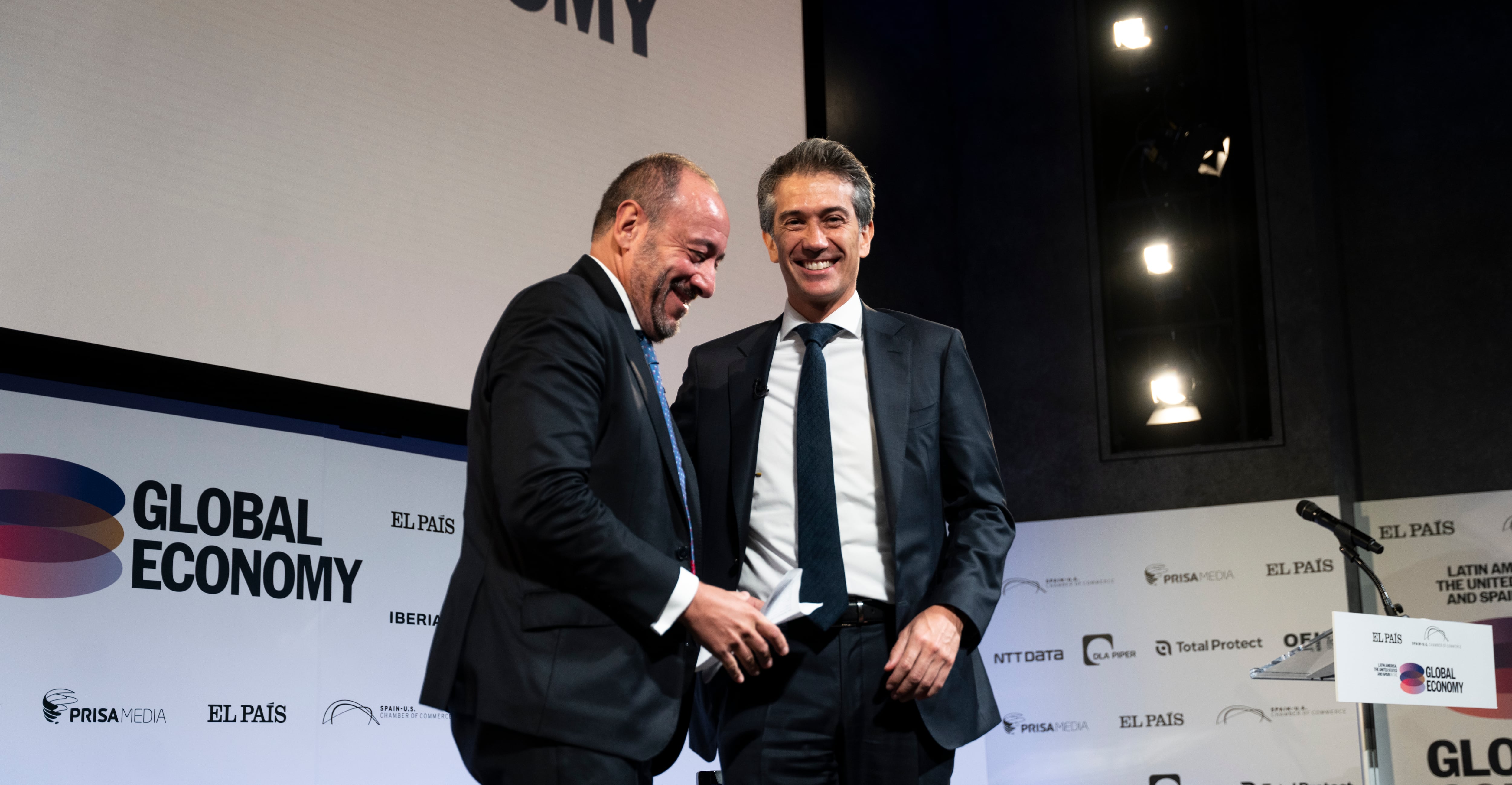 Marco Antonio Achón, presidente de la Cámara de Comercio España-Estados Unidos y Juan Santamaría, consejero delegado de ACS, durante el foro.