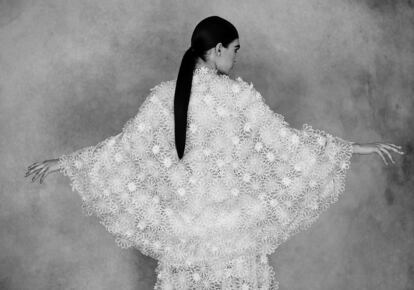 Una de las fotografías realizadas por Anton Corbijn del desfile de alta costura de Chanel de esta primavera-verano.