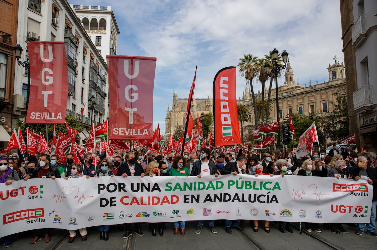 Miles de andaluces salen a las calles en defensa de la sanidad pública ...