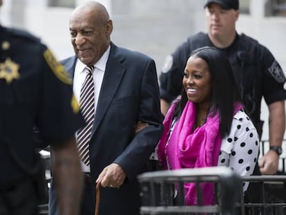 Bill Cosby, acompanhado da atriz Keshia Knight de 'A hora de Bill Cosby'