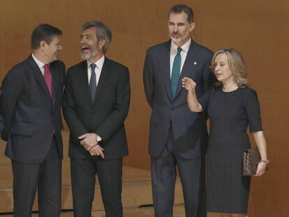 Rafael Catalá, Carlos Lesmes, Felip VI i Gema Espinosa.