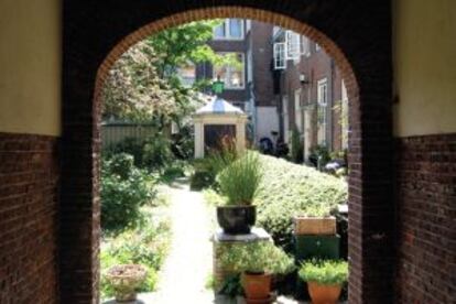 Suykerhofje, uno de los 'hofjes' del barrio de Jordaan, en Ámsterdam.