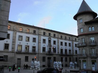 Fachada de la Audiencia de Pontevedra.