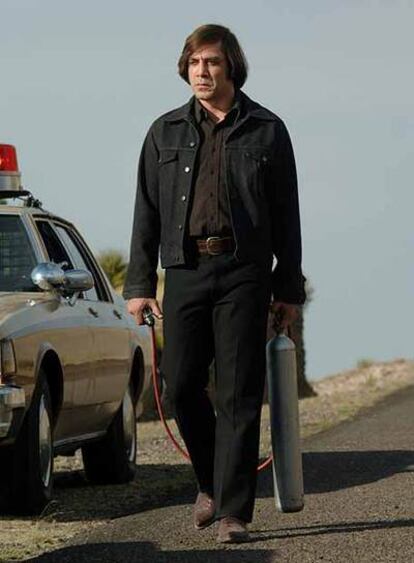 Javier Bardem, como Anton Chigurh en <i>No es país para viejos.</i>