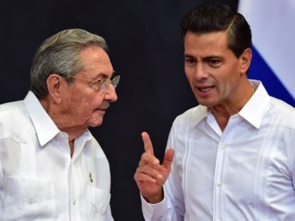 Enrique Pena Nieto recibe a Raúl Castro en Mérida.