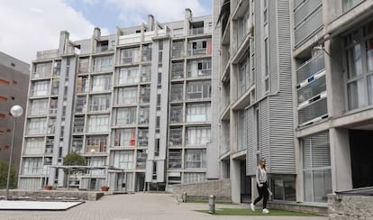 Bloque de viviendas de alquiler social en Carabanchel vendidas al fondo buitre Fidere cuando Ana Botella era alcaldesa de Madrid.