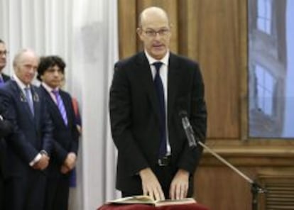 El nuevo presidente de Renfe, Pablo Vázquez, toma posesión de su cargo en un acto celebrado ayer en el Ministerio de Fomento.