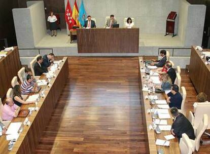 Pleno municipal en el Ayuntamiento de Leganés en julio de 2008.