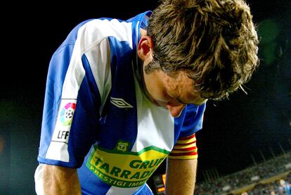 El exfutbolista Raúl Tamudo al final del partido que dio la salvación al RCD Espanyol de Barcelona en 2006.