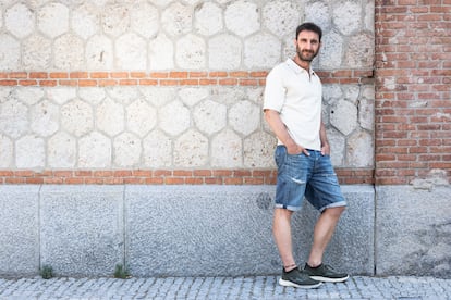 En los últimos tiempos, se ha vuelto una persona más ermitaña que disfruta mucho estando en casa. 