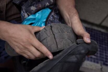 Los zapato de José Ibarra, docente de la Universidad Central