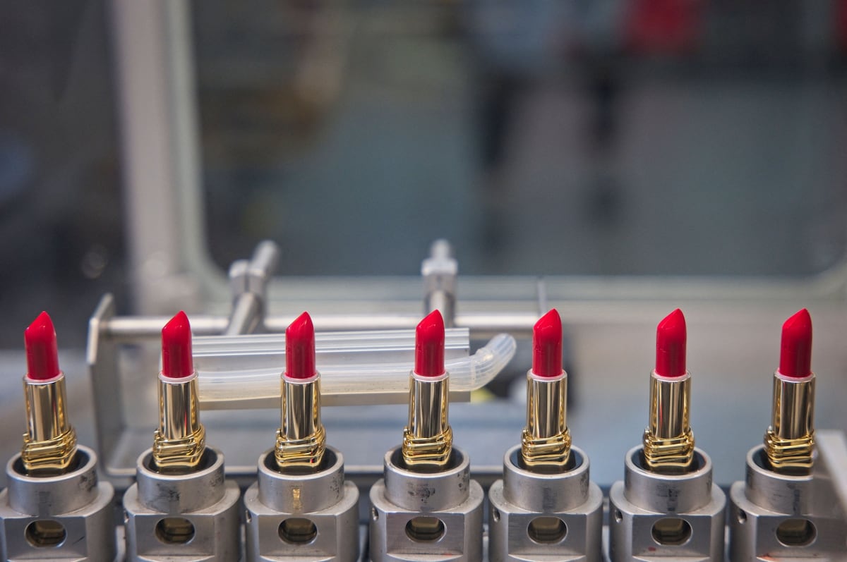 Terremoto en el mundo de la belleza: qué implica que L’Oréal haya comprado todo el negocio de cosmética de Kering