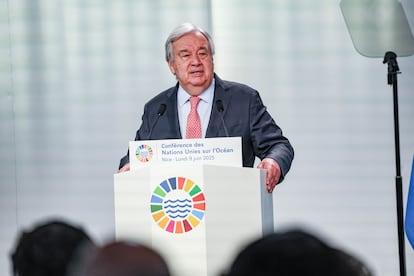 El portugués António Guterres, secretario general de la ONU, este mes en un acto en Francia desde un atril con el símbolo de la Agenda 2030.