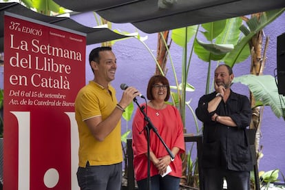 Girbés (esquerra), Ayats i Sala, el diumenge de la Setmana del Llibre.