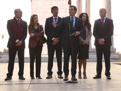El líder de Ciudadanos, Albert Rivera, presenta los nuevos consejeros de la Junta de Andalucía a propuesta de su partido.