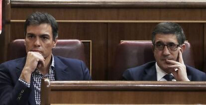 Pedro Sánchez y Patxi López, en octubre pasado.