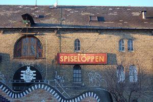 Fachada de Spiseloppen, restaurante asociativo en la comunidad de Christiania, en Copenhague.