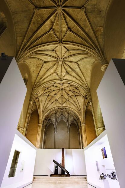 El Espacio Torner, en un antiguo convento de Dominicos, alberga la obra del artista conquense Gustavo Torner.