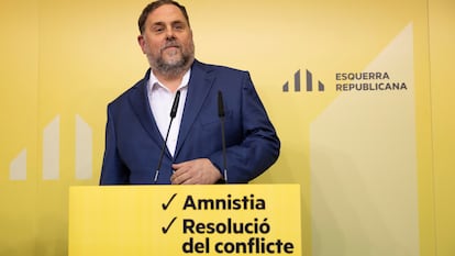 El presidente de ERC, Oriol Junqueras, en la sede de ERC para presentar el acuerdo de investidura.