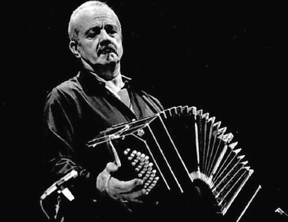 El músico argentino Astor Piazzolla.