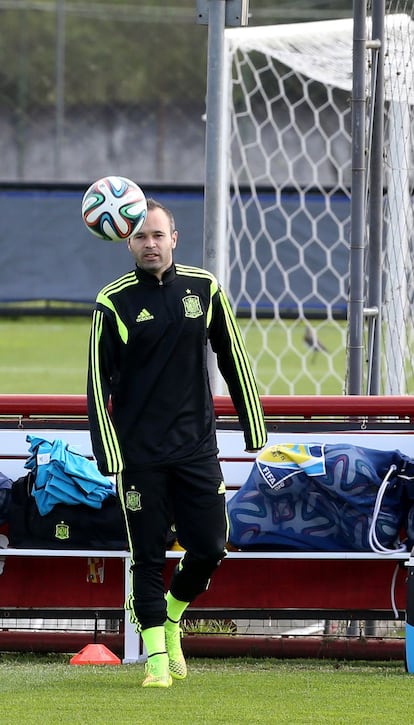 Andrés Iniesta, con el balón.