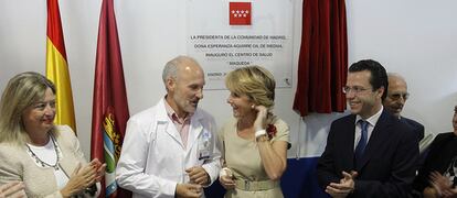 Esperanza Aguirre y Javier Fernández-Lasquetty, durante la inauguración del nuevo centro de salud de Maqueda.