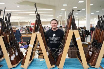 Mattew, comerciante en la feria de armas de Butler (Pensilvania)