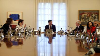 Pedro Sánchez preside la reunión del Consejo de Ministros.