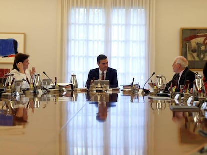 Pedro Sánchez preside la reunión del Consejo de Ministros.