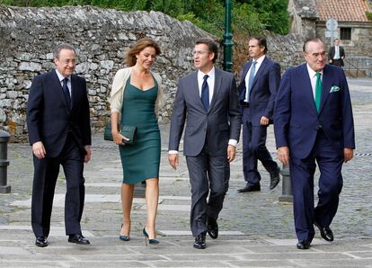 Florentino Pérez, Nuria González, Alberto Núñez-Feijóo y Fernando Fernández Tapias en la boda de Alberto Ruiz-Gallardón Jr y María Teresa Mourinan, el 22 de septiembre de 2012 en Santiago de Compostela. 