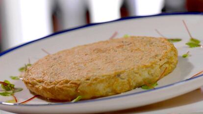 Tortilla de aguaturmas y trufa.