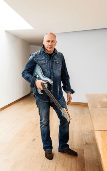 Mark Knopfler: "Supongo que es bueno no estar nunca de moda".